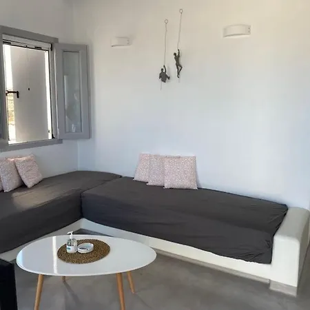 Apartment Maganiotis *